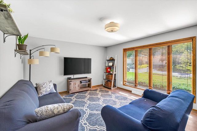 3021 Dorchester Way, Madison, WI 53719