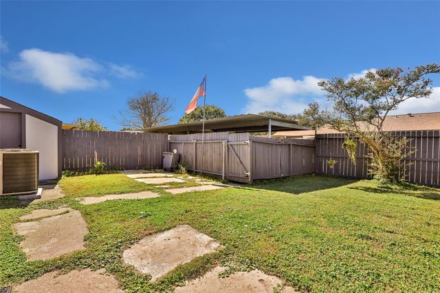 10734 Bexley Drive, Houston, TX 77099