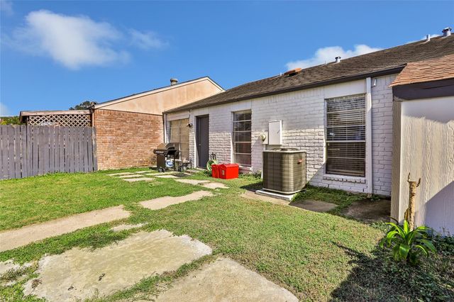 10734 Bexley Drive, Houston, TX 77099