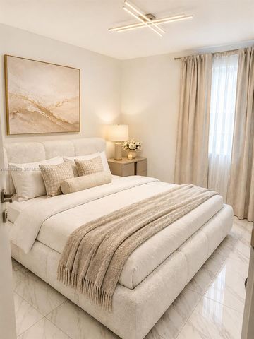 85 Gables Boulevard -, Weston, FL 33326
