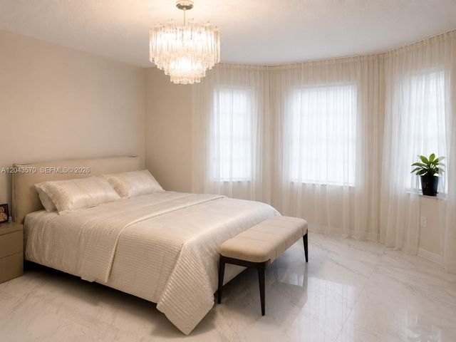85 Gables Boulevard -, Weston, FL 33326