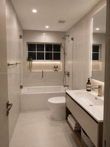 85 Gables Boulevard -, Weston, FL 33326