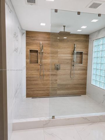 85 Gables Boulevard -, Weston, FL 33326