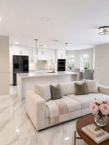 85 Gables Boulevard -, Weston, FL 33326