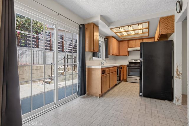 13265 Parkland Circle, Sylmar, CA 91342