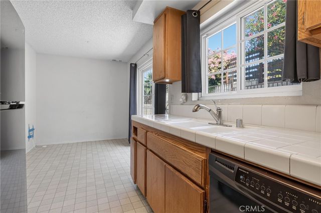13265 Parkland Circle, Sylmar, CA 91342