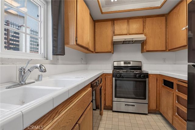 13265 Parkland Circle, Sylmar, CA 91342