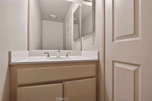 13265 Parkland Circle, Sylmar, CA 91342