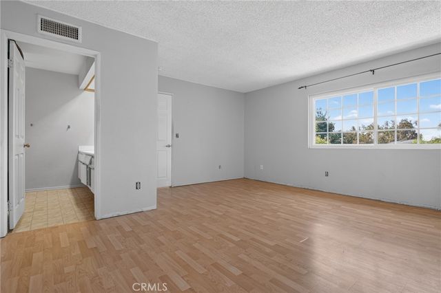 13265 Parkland Circle, Sylmar, CA 91342