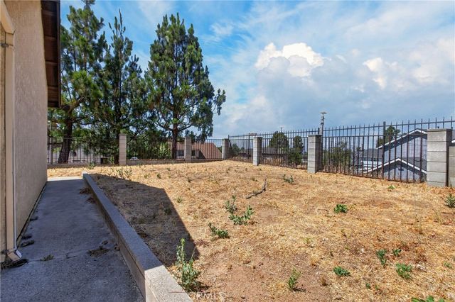 13265 Parkland Circle, Sylmar, CA 91342