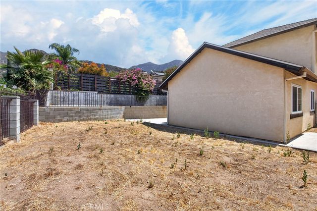 13265 Parkland Circle, Sylmar, CA 91342