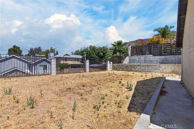 13265 Parkland Circle, Sylmar, CA 91342