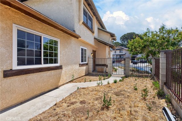 13265 Parkland Circle, Sylmar, CA 91342