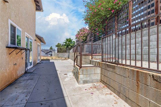 13265 Parkland Circle, Sylmar, CA 91342