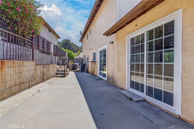 13265 Parkland Circle, Sylmar, CA 91342