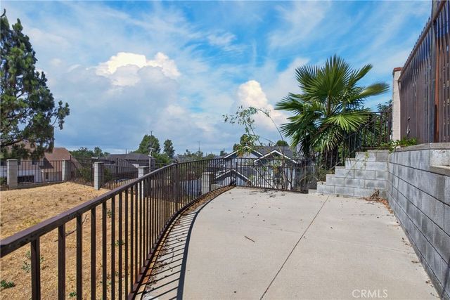 13265 Parkland Circle, Sylmar, CA 91342
