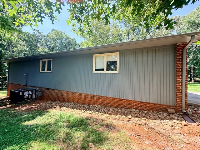 412 Hartwell Drive, Seneca, SC 29672