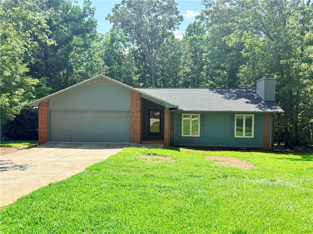 412 Hartwell Drive, Seneca, SC 29672