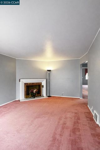 864 Moultrie St, San Francisco, CA 94110