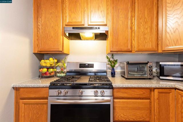 864 Moultrie St, San Francisco, CA 94110