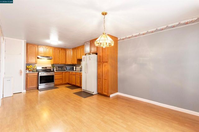 864 Moultrie St, San Francisco, CA 94110