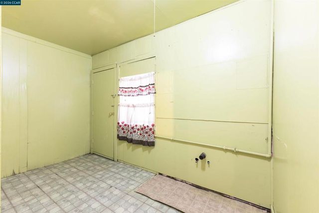 864 Moultrie St, San Francisco, CA 94110