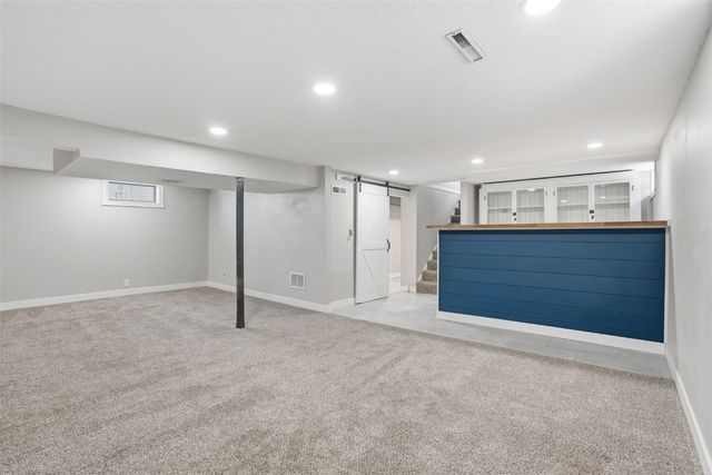 932 22nd Avenue SW, Cedar Rapids, IA 52404