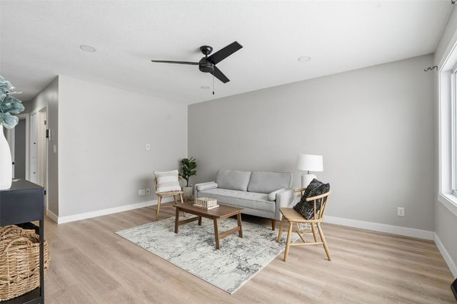 932 22nd Avenue SW, Cedar Rapids, IA 52404