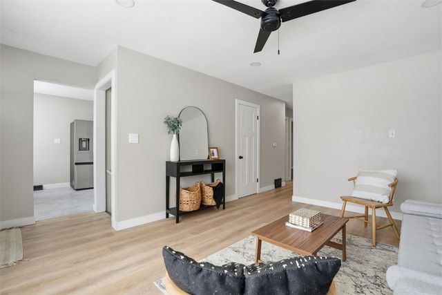 932 22nd Avenue SW, Cedar Rapids, IA 52404