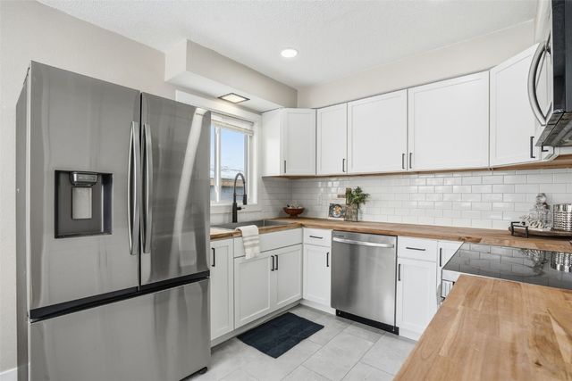 932 22nd Avenue SW, Cedar Rapids, IA 52404