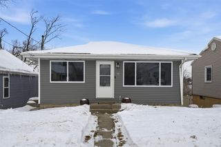 932 22nd Avenue SW, Cedar Rapids, IA 52404