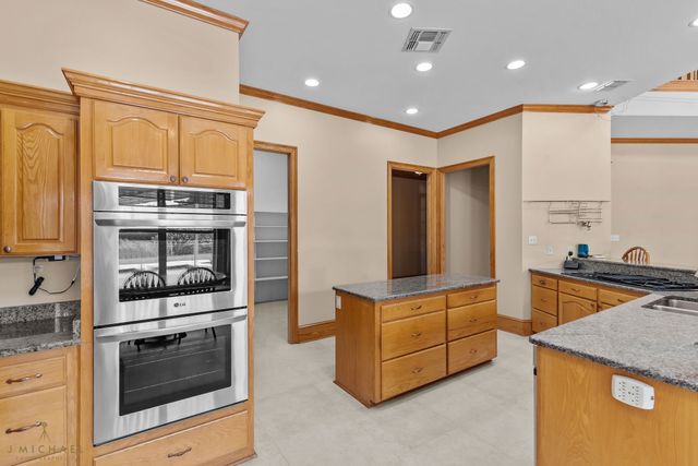 135 Oak Leaf Trail, Benton, LA 71006