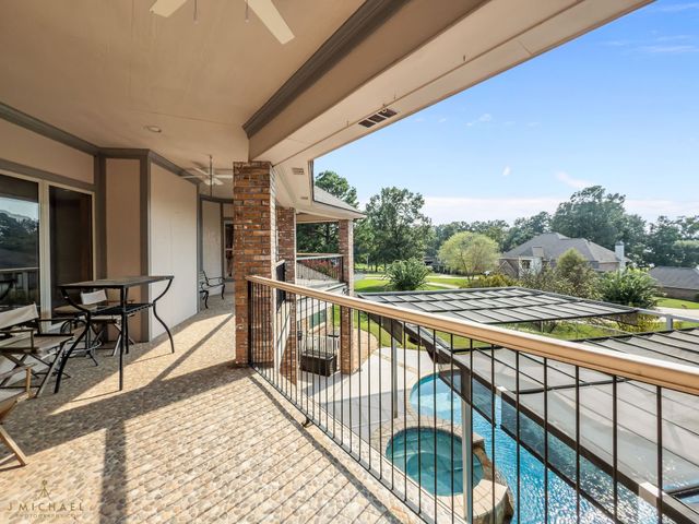 135 Oak Leaf Trail, Benton, LA 71006