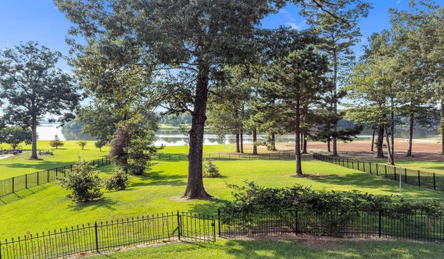 135 Oak Leaf Trail, Benton, LA 71006