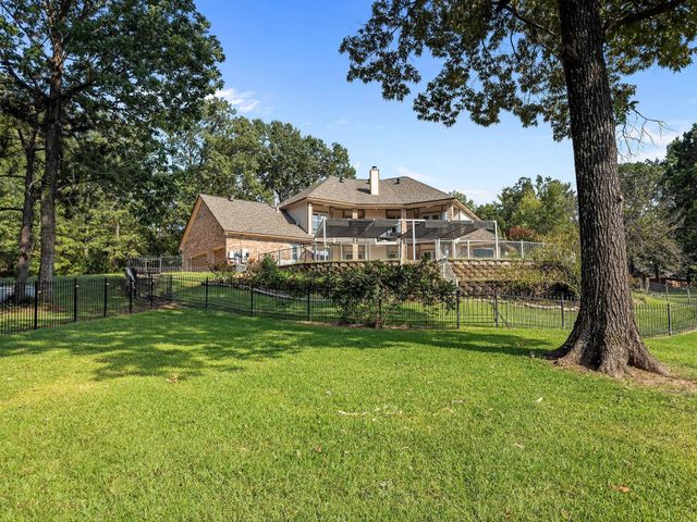 135 Oak Leaf Trail, Benton, LA 71006
