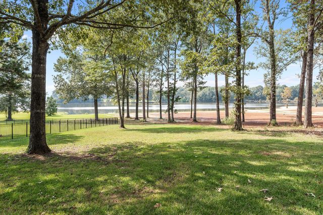 135 Oak Leaf Trail, Benton, LA 71006