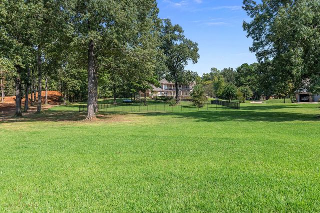 135 Oak Leaf Trail, Benton, LA 71006