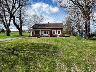 7251 School Street, Throop, NY 13021
