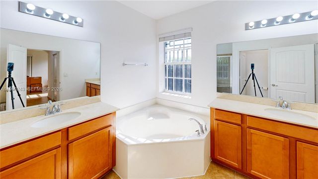 12922 SW 221st St, Miami, FL 33170