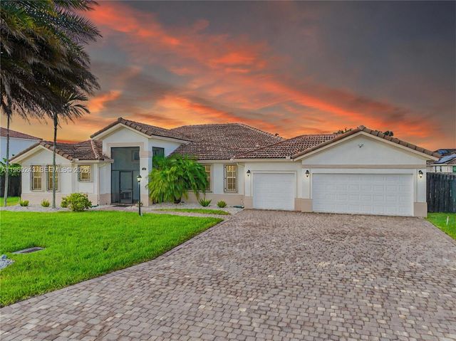 12922 SW 221st St, Miami, FL 33170