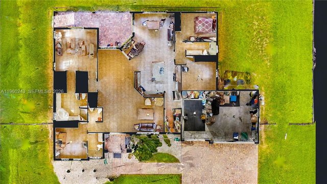 12922 SW 221st St, Miami, FL 33170