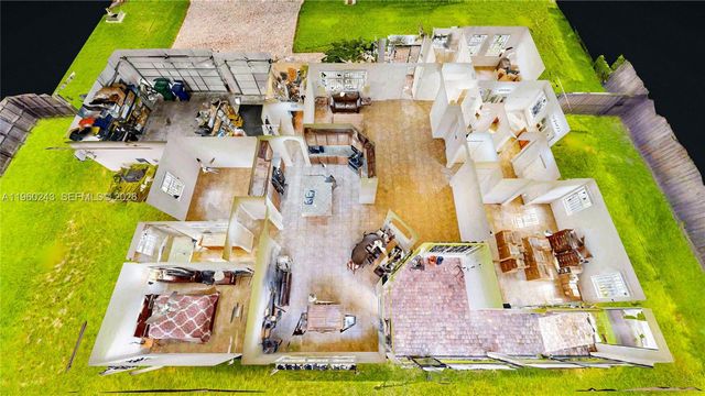 12922 SW 221st St, Miami, FL 33170