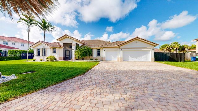 12922 SW 221st St, Miami, FL 33170