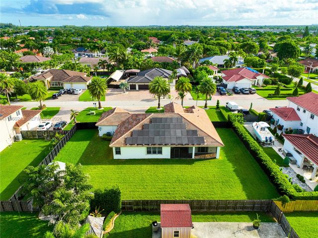 12922 SW 221st St, Miami, FL 33170