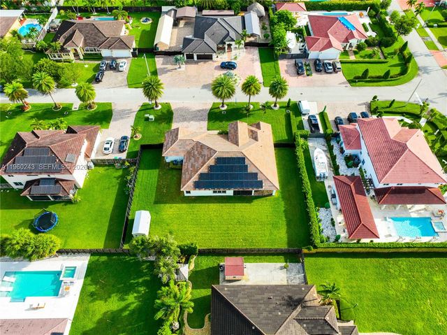 12922 SW 221st St, Miami, FL 33170