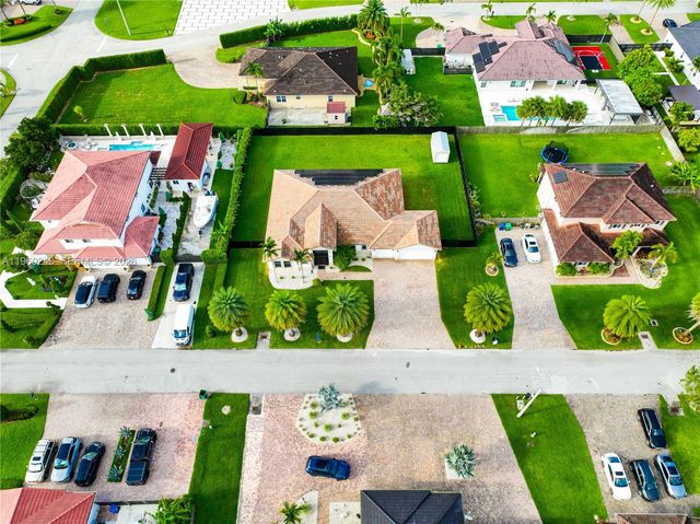 12922 SW 221st St, Miami, FL 33170