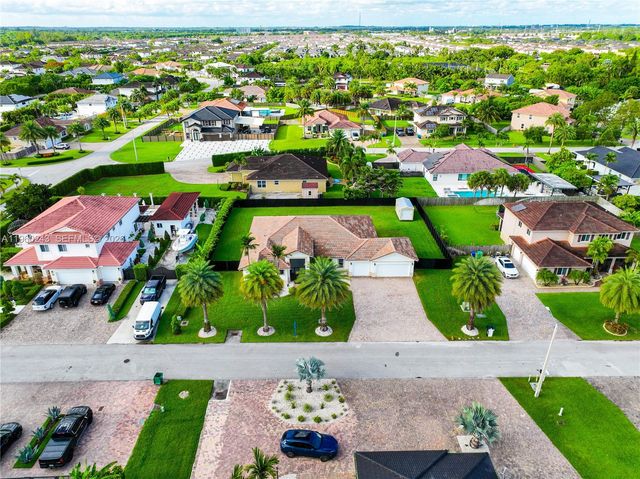 12922 SW 221st St, Miami, FL 33170