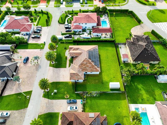 12922 SW 221st St, Miami, FL 33170