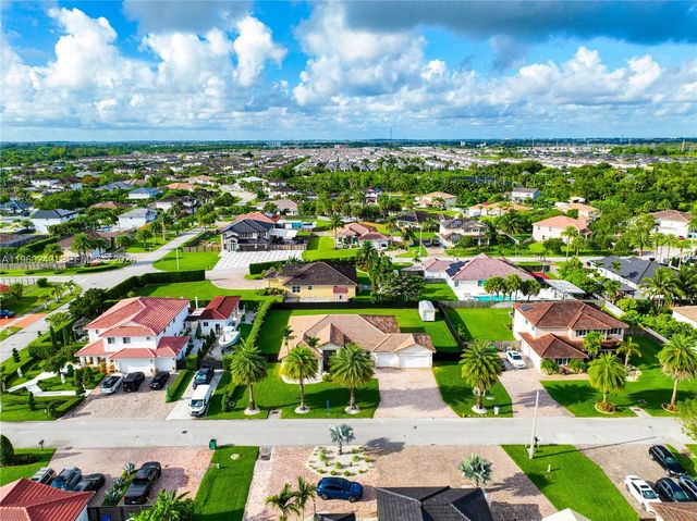 12922 SW 221st St, Miami, FL 33170