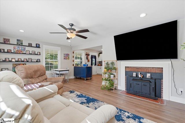 384 Ammons Road, Spartanburg, SC 29306